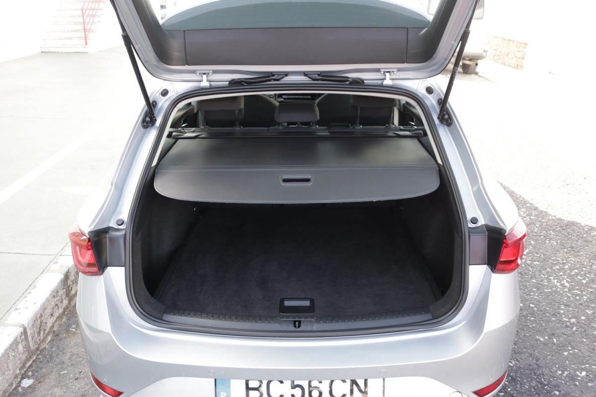 seat-leon-st-2023-diesel-2000cc