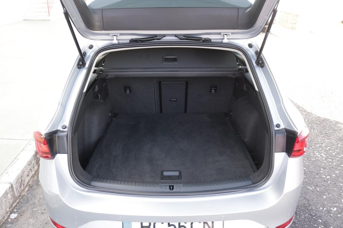seat-leon-st-2023-diesel-2000cc