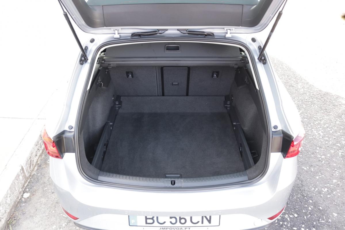 seat-leon-st-2023-diesel-2000cc