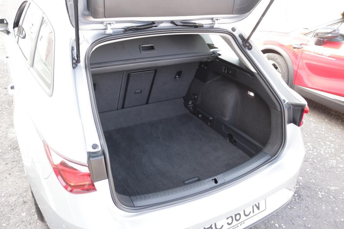 seat-leon-st-2023-diesel-2000cc
