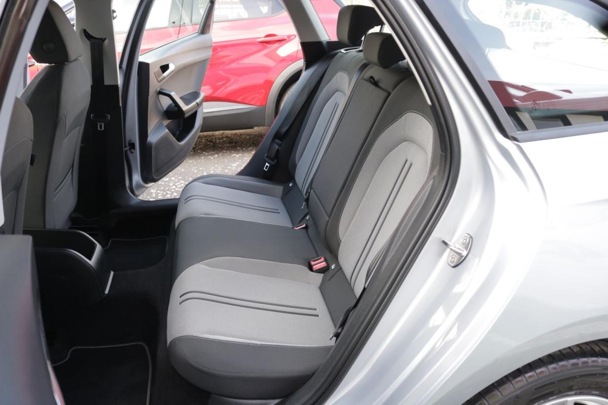 seat-leon-st-2023-diesel-2000cc