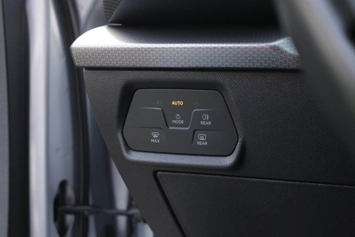 seat-leon-st-2023-diesel-2000cc