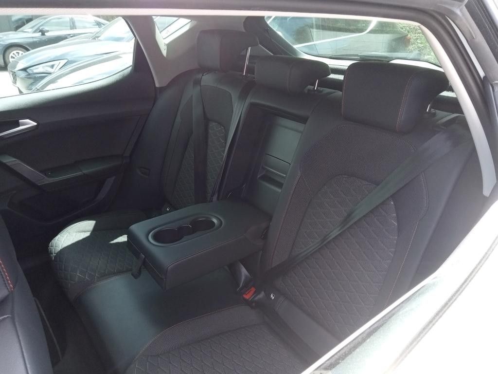 seat-leon-2022-diesel-2000cc