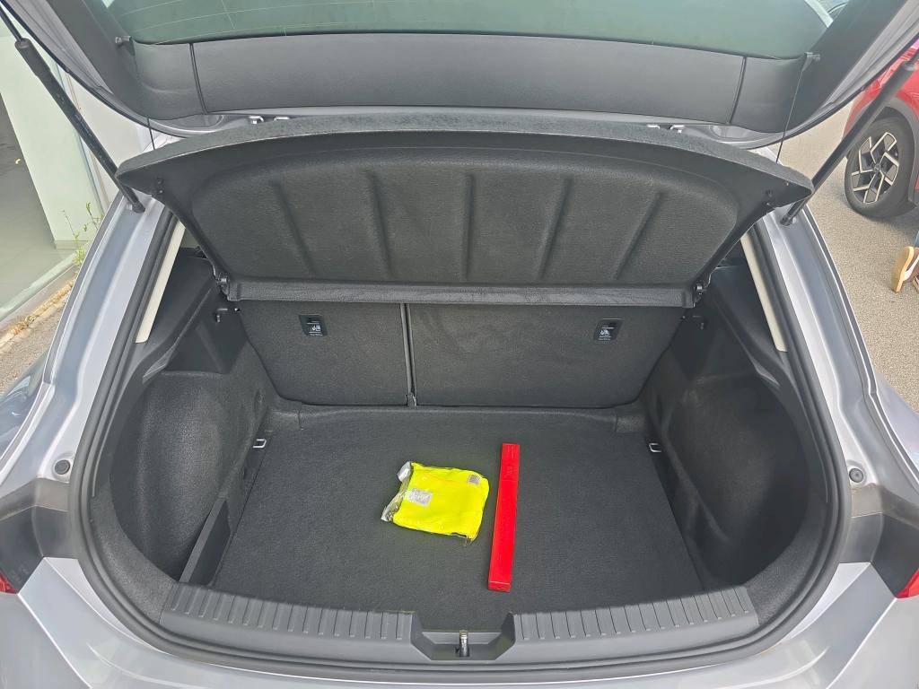 seat-leon-2022-diesel-2000cc