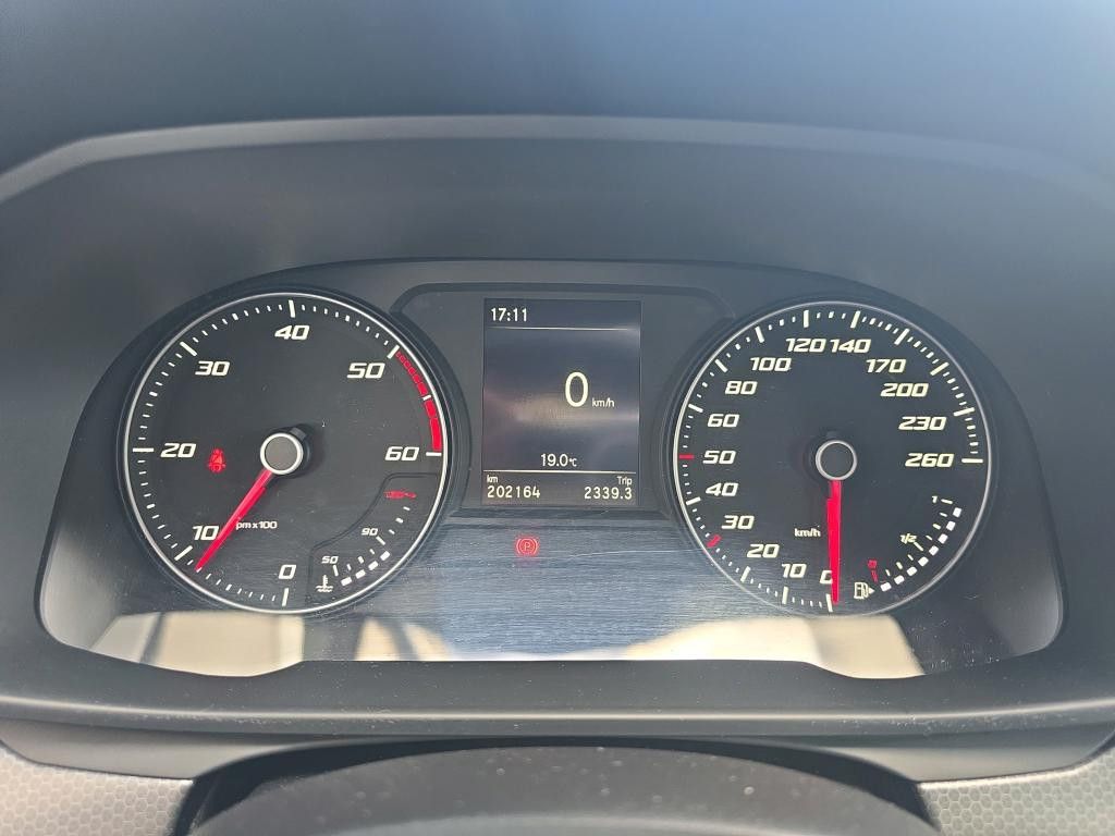 seat-leon-2022-diesel-2000cc