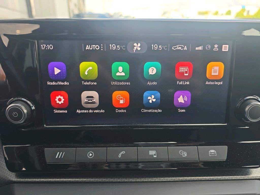 seat-leon-2022-diesel-2000cc