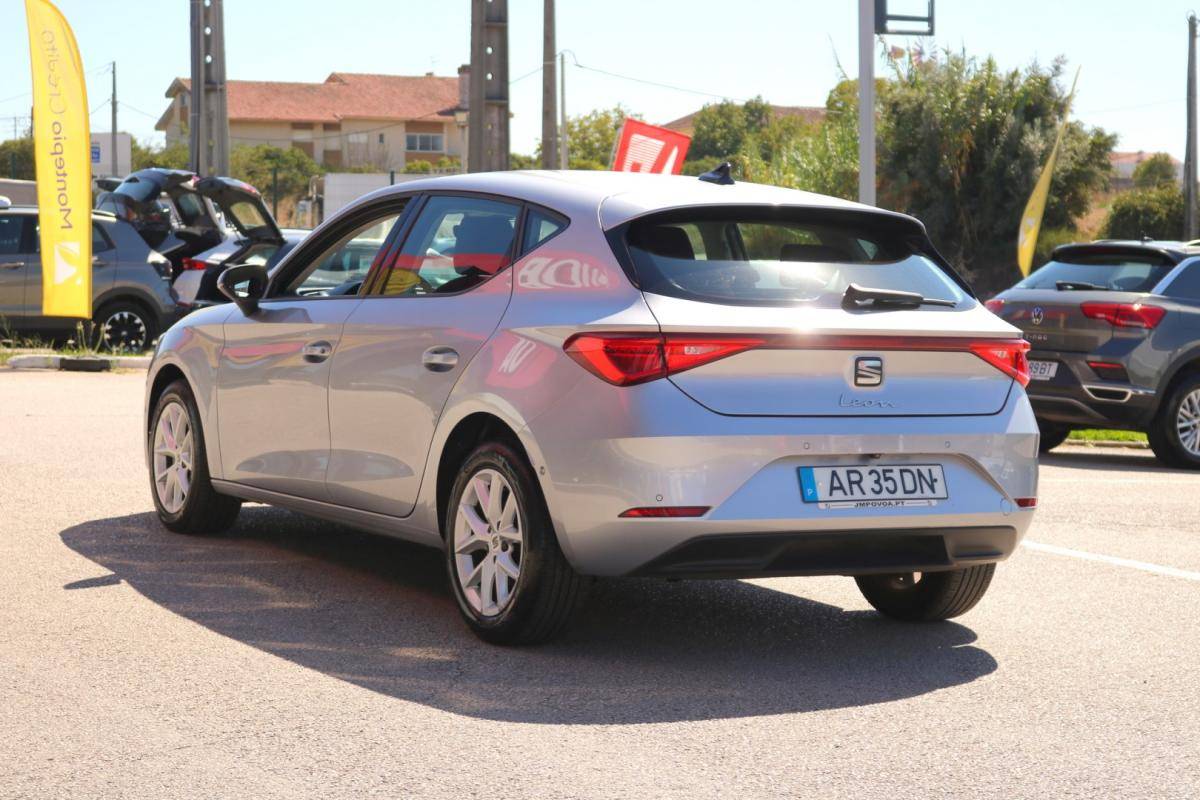 seat-leon-2022-diesel-2000cc