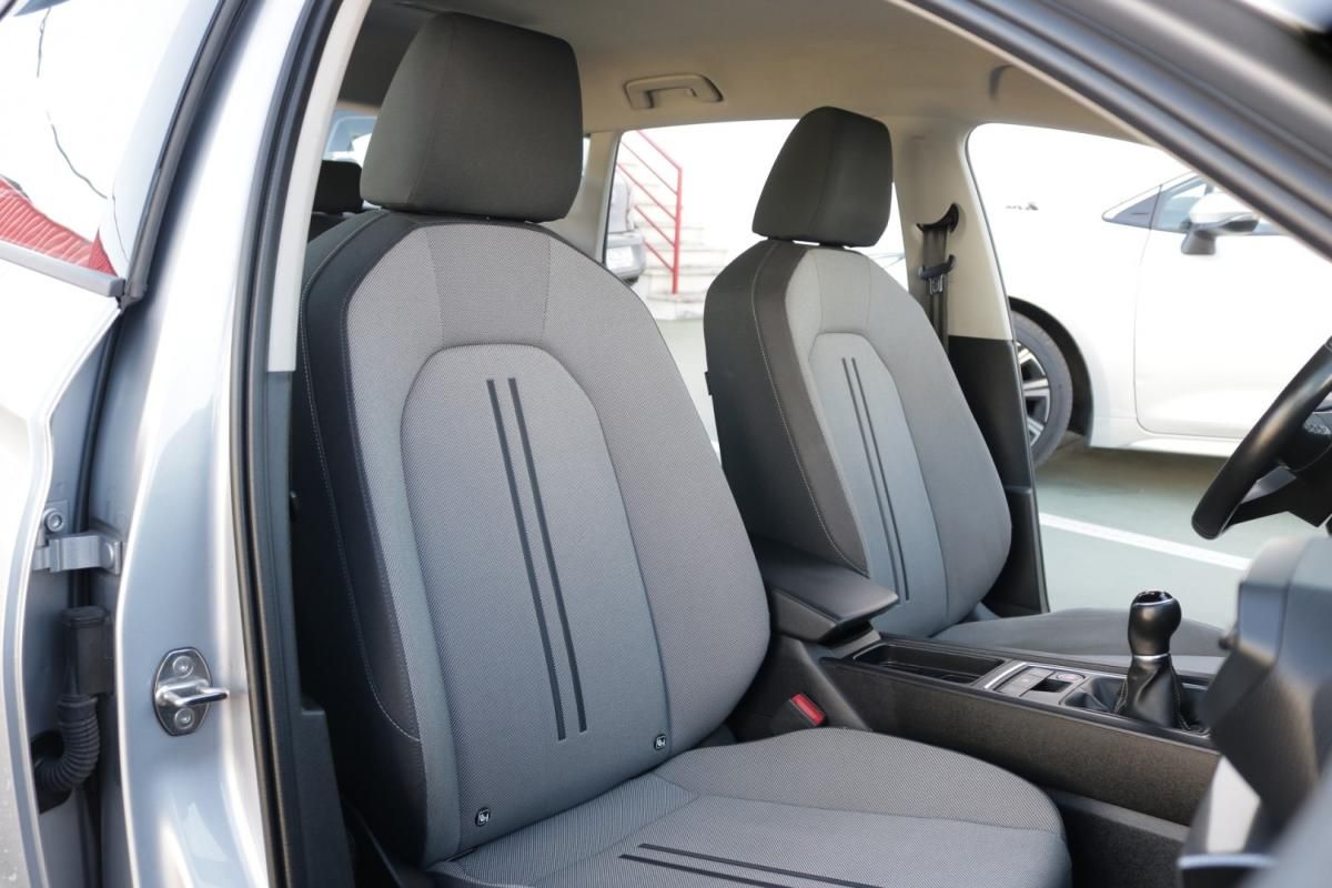 seat-leon-2022-diesel-2000cc