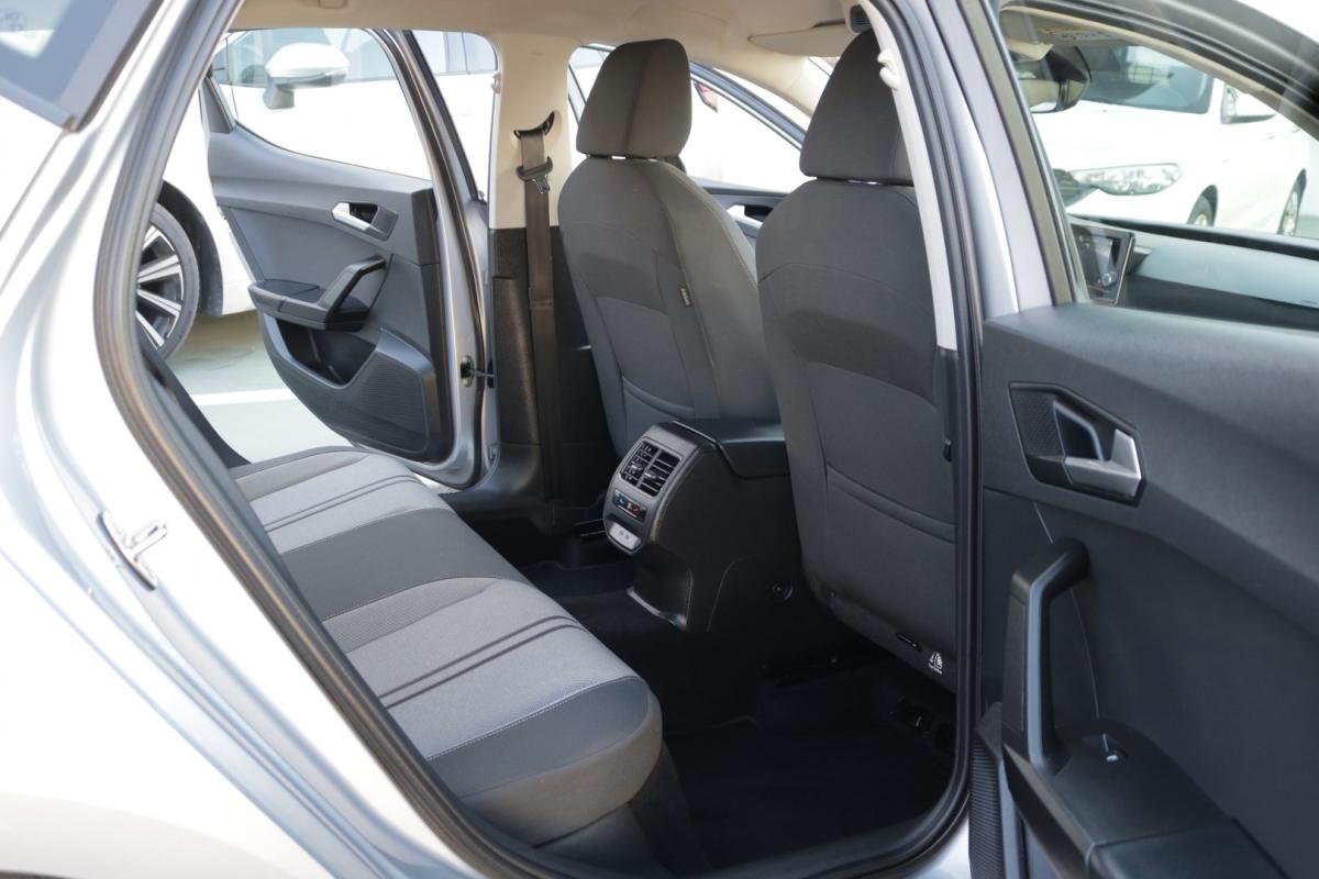 seat-leon-2022-diesel-2000cc