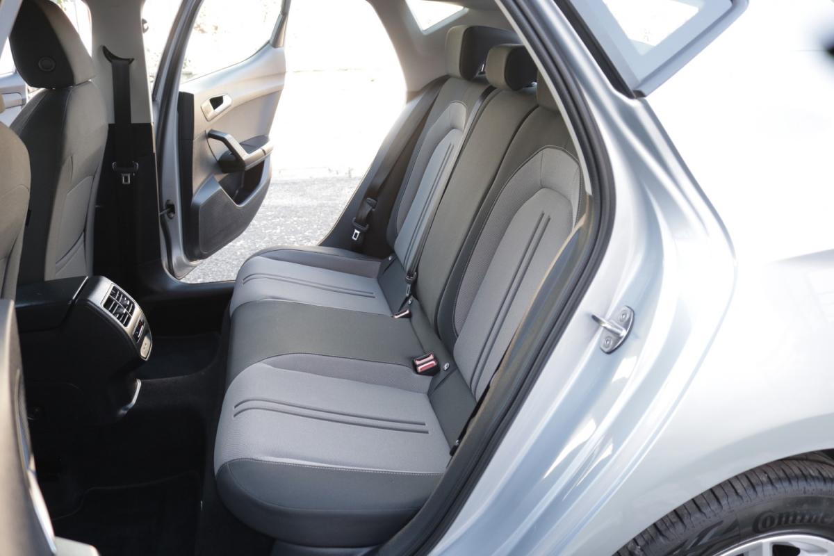 seat-leon-2022-diesel-2000cc