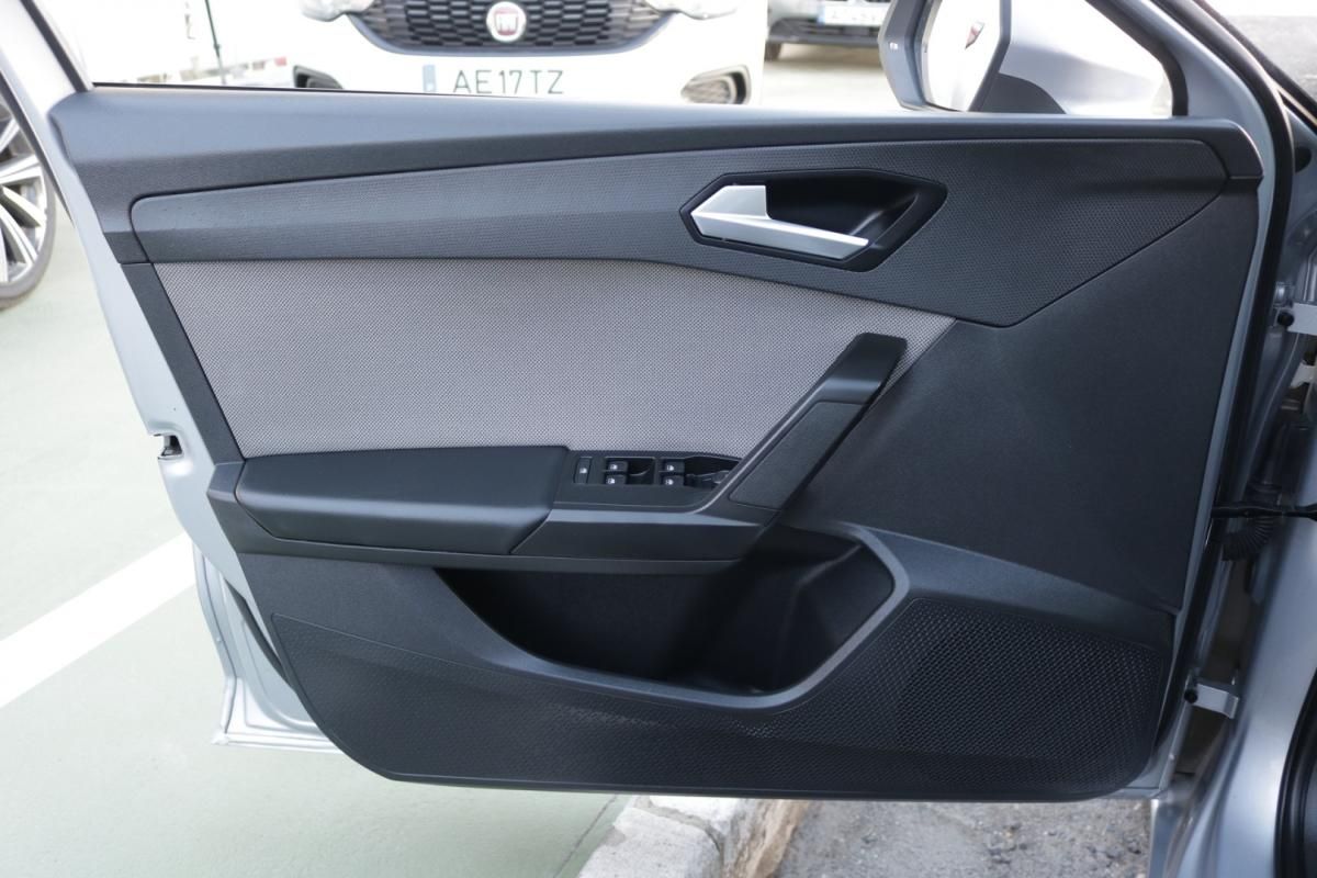 seat-leon-2022-diesel-2000cc