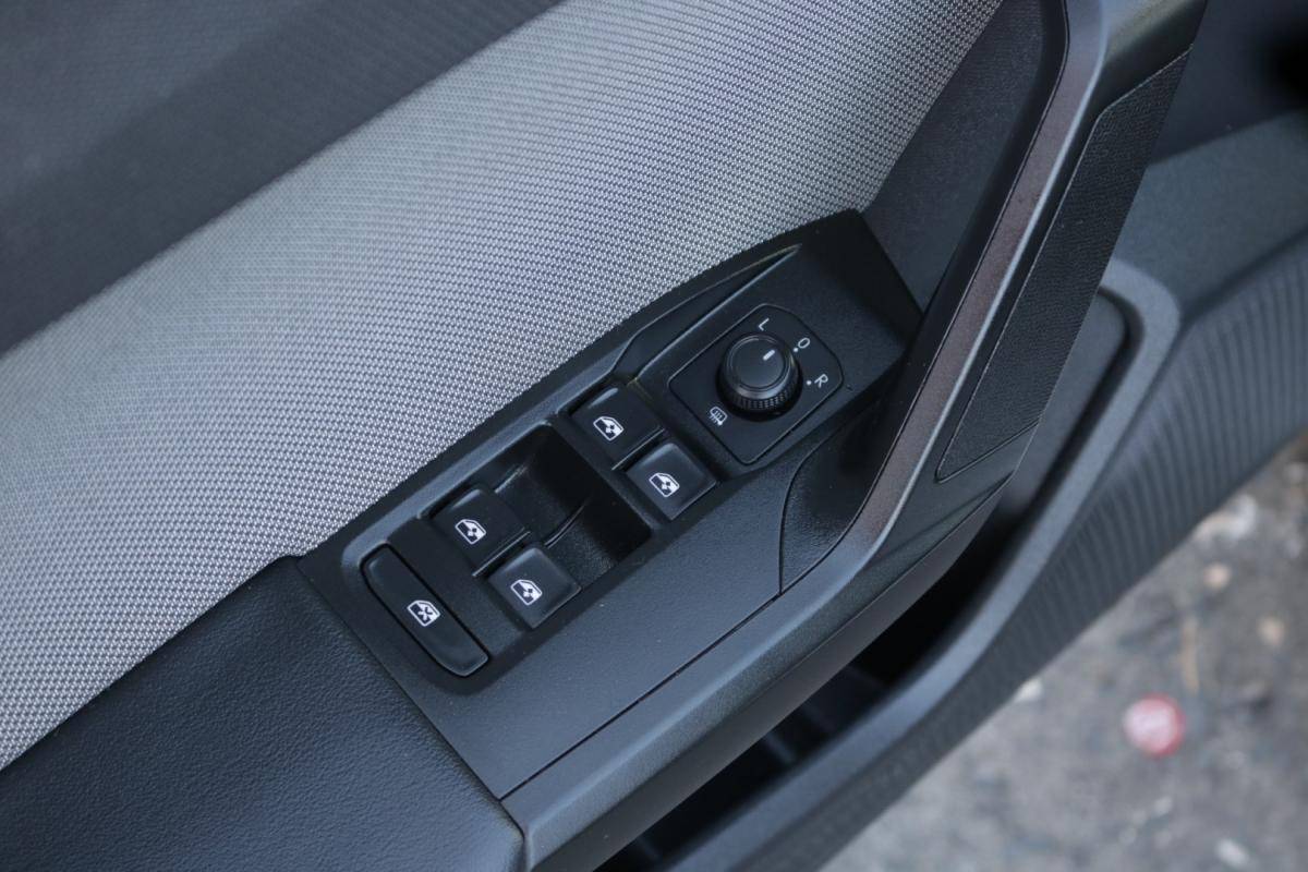 seat-leon-2022-diesel-2000cc