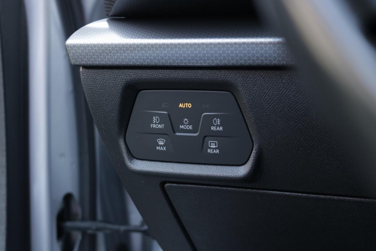 seat-leon-2022-diesel-2000cc