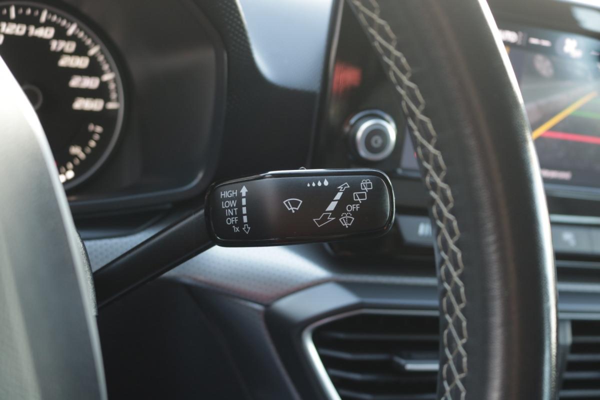 seat-leon-2022-diesel-2000cc