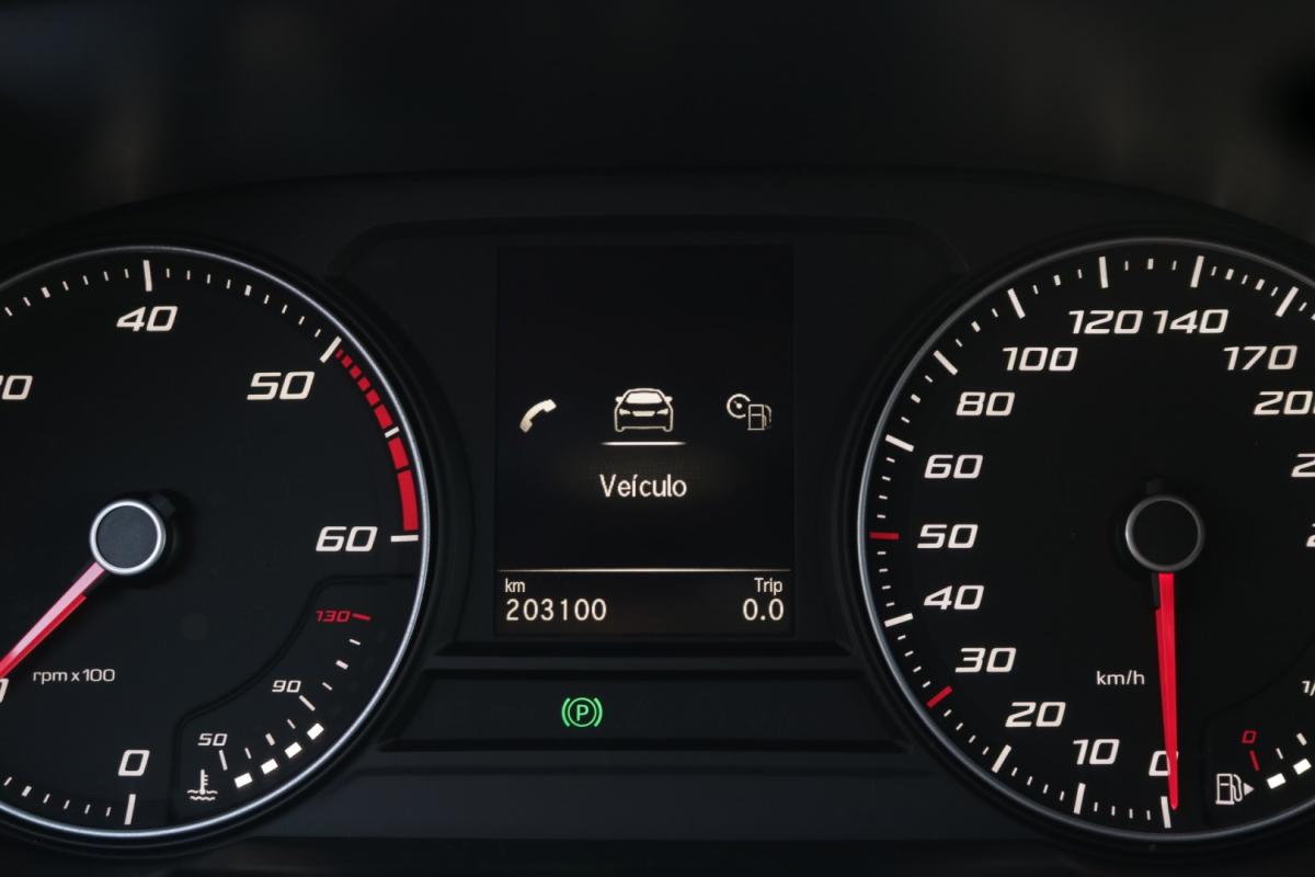 seat-leon-2022-diesel-2000cc