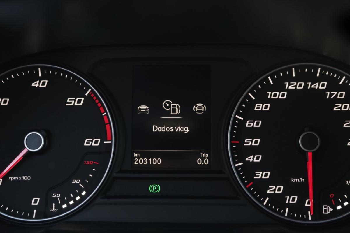 seat-leon-2022-diesel-2000cc