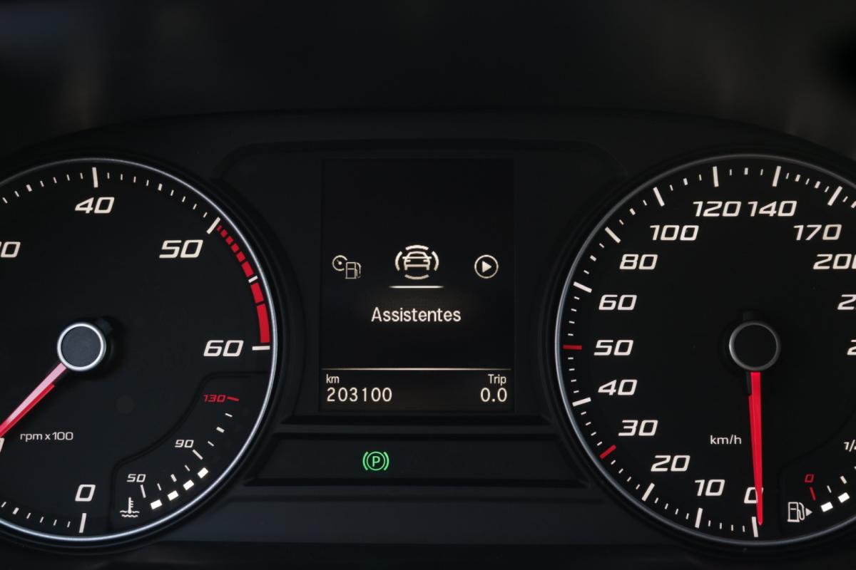 seat-leon-2022-diesel-2000cc