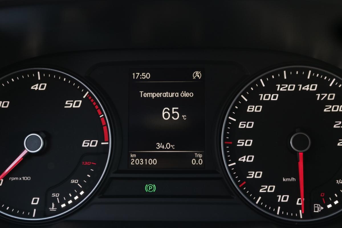 seat-leon-2022-diesel-2000cc