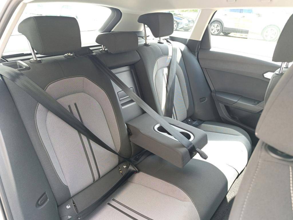 seat-leon-st-2023-diesel-2000cc