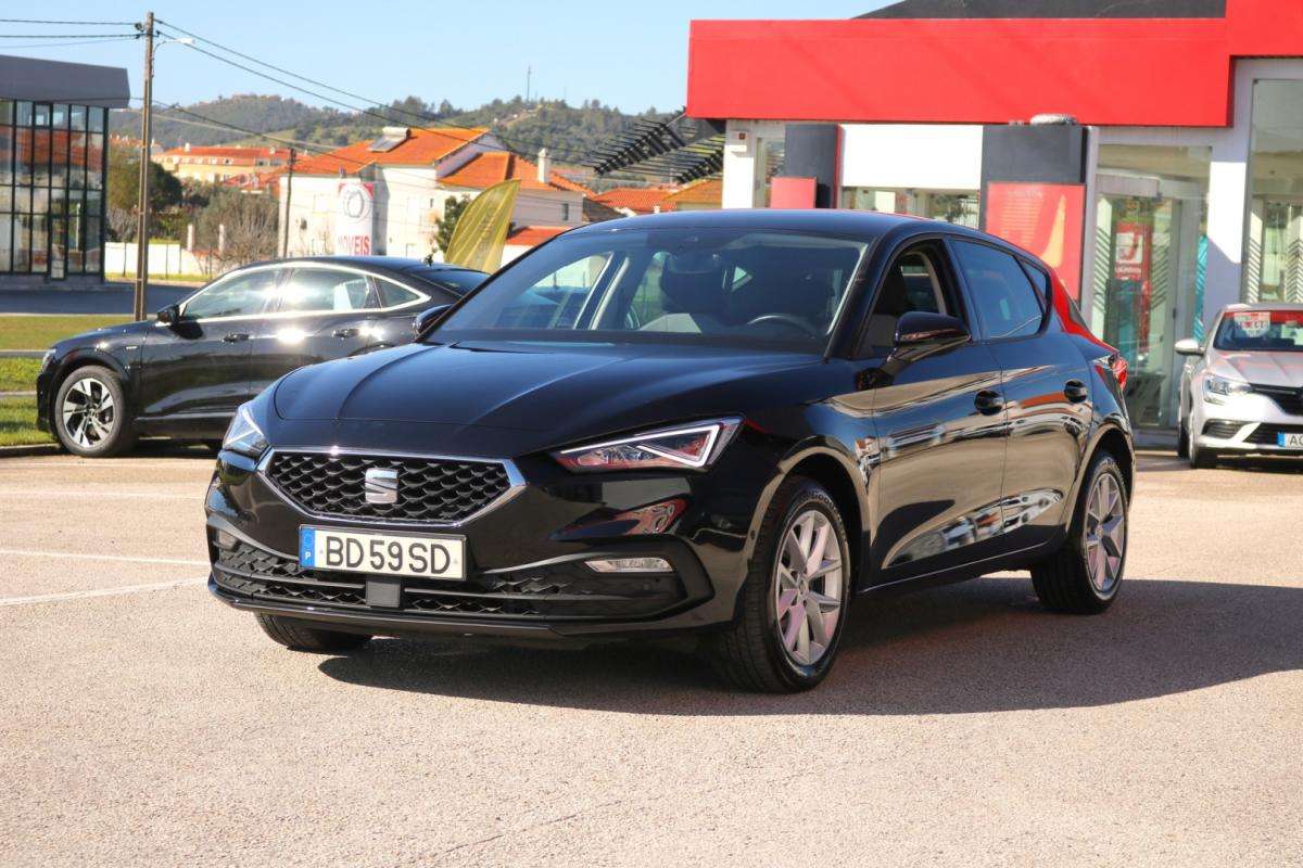 seat-leon-2023-diesel-2000cc