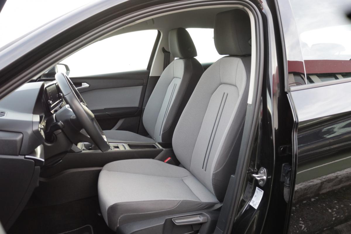 seat-leon-2023-diesel-2000cc