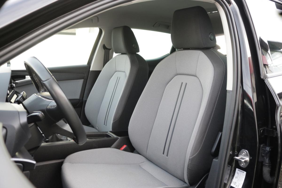 seat-leon-2023-diesel-2000cc