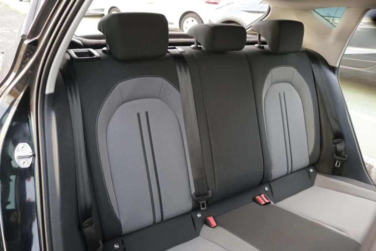 seat-leon-2023-diesel-2000cc