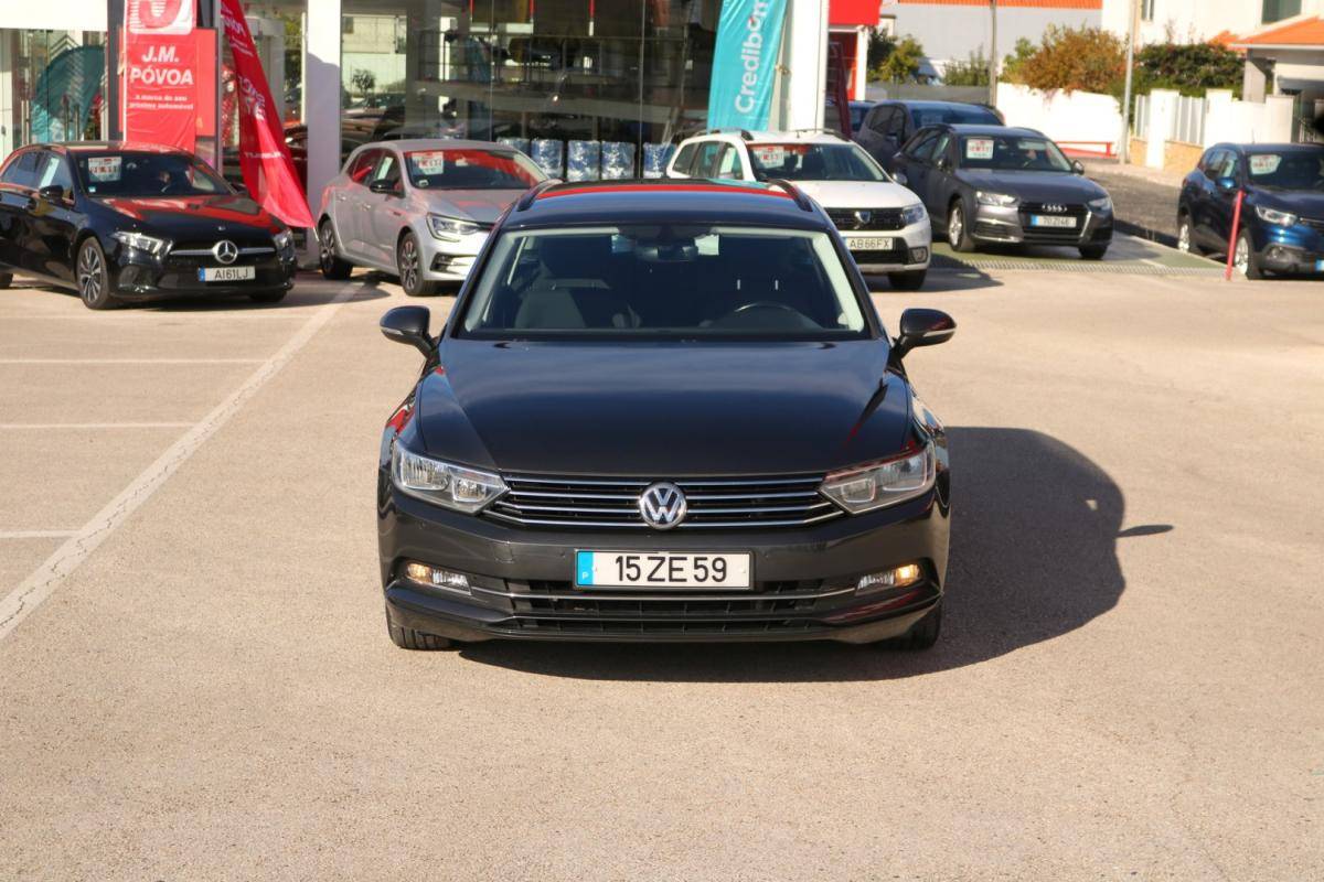 volkswagen-passat-variant-2019-diesel-2000cc