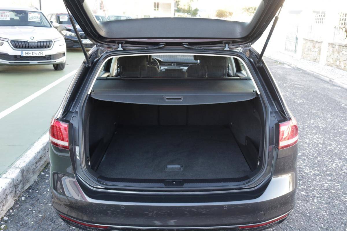 volkswagen-passat-variant-2019-diesel-2000cc
