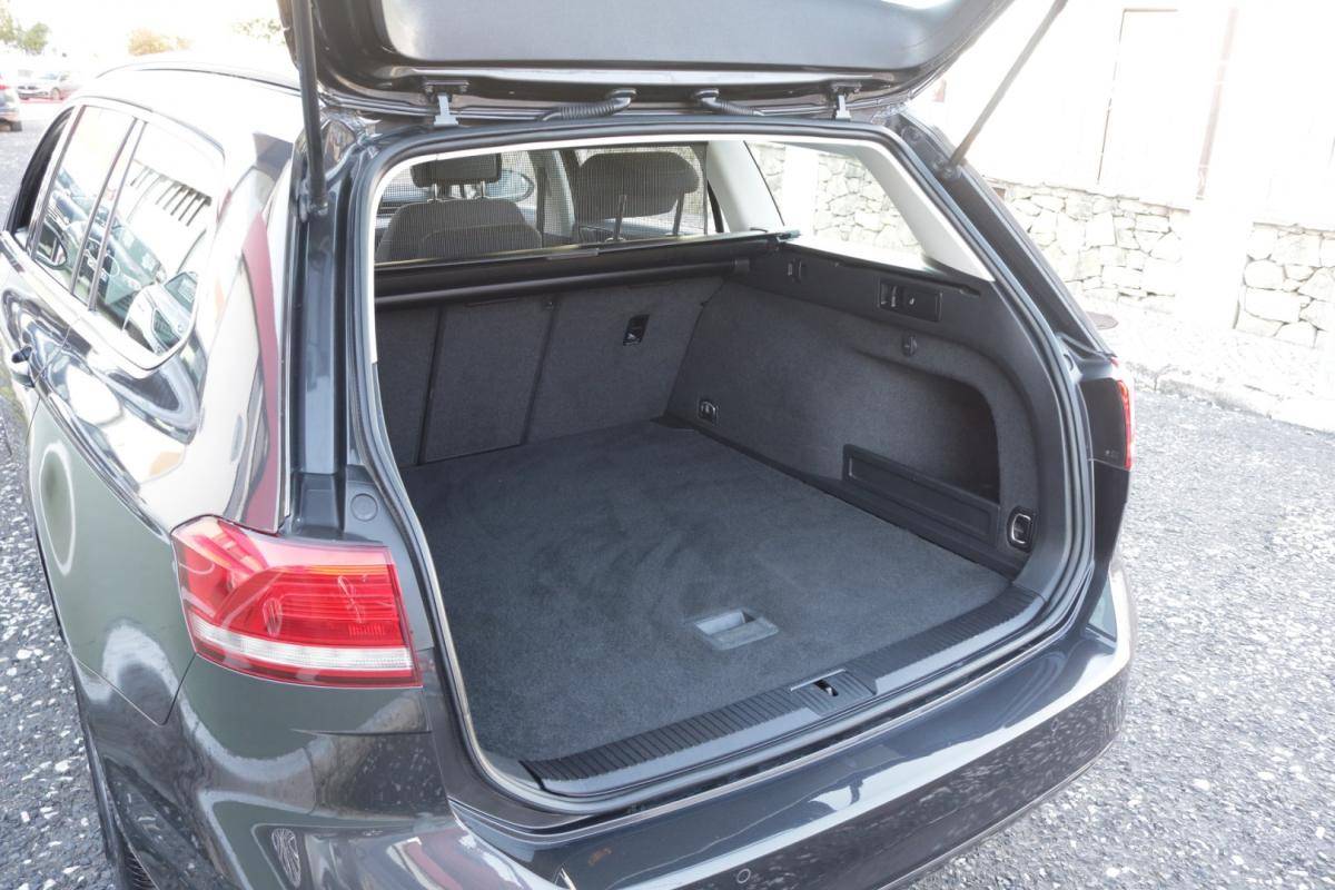 volkswagen-passat-variant-2019-diesel-2000cc