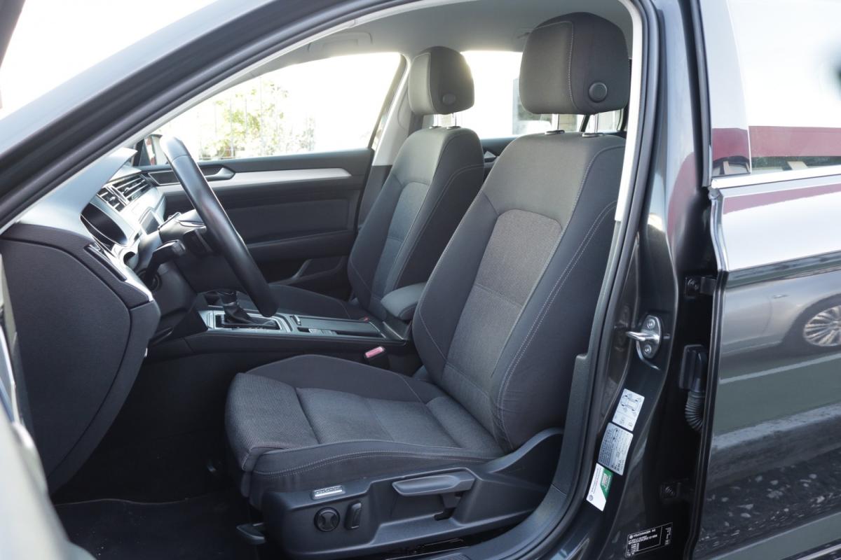 volkswagen-passat-variant-2019-diesel-2000cc