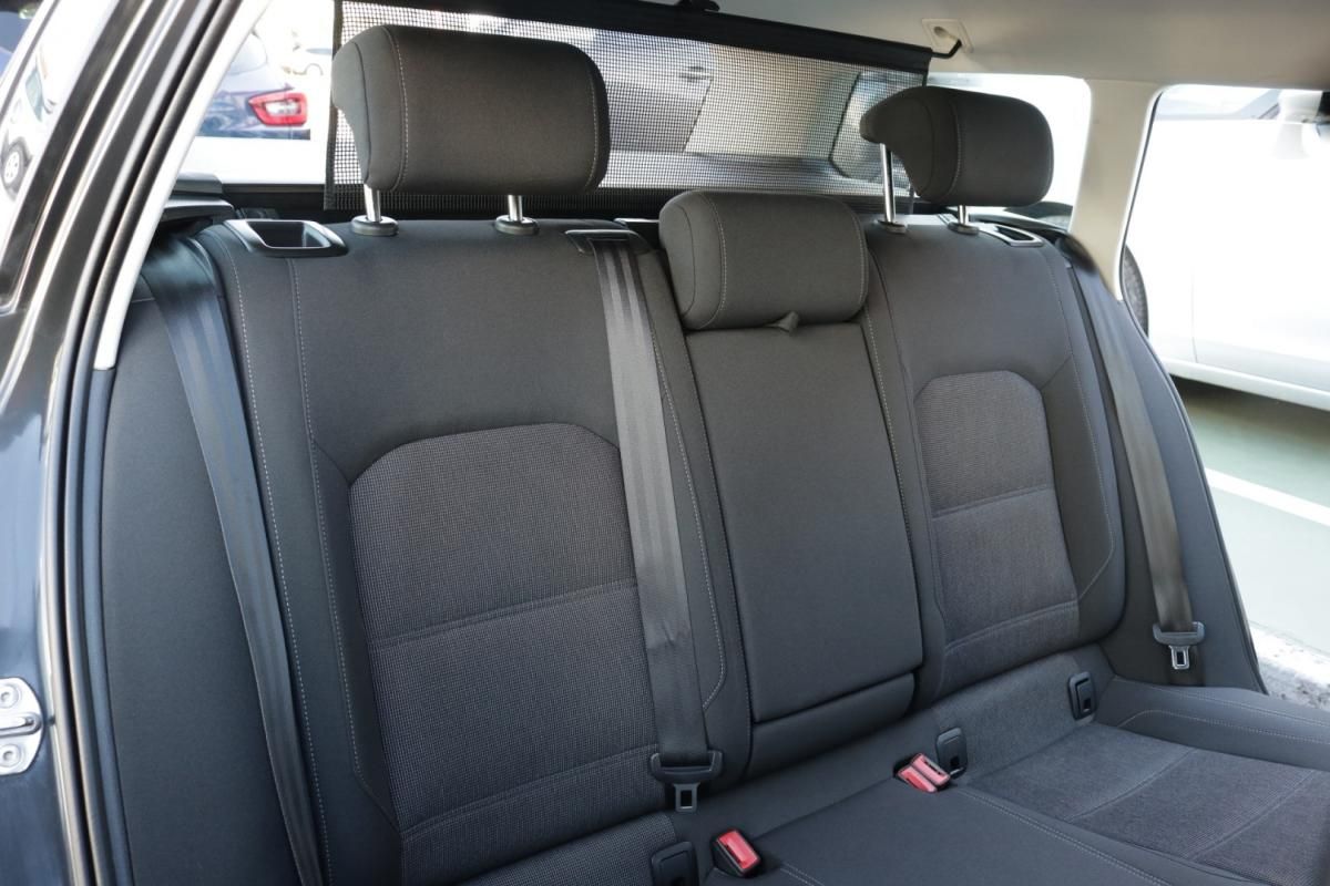 volkswagen-passat-variant-2019-diesel-2000cc