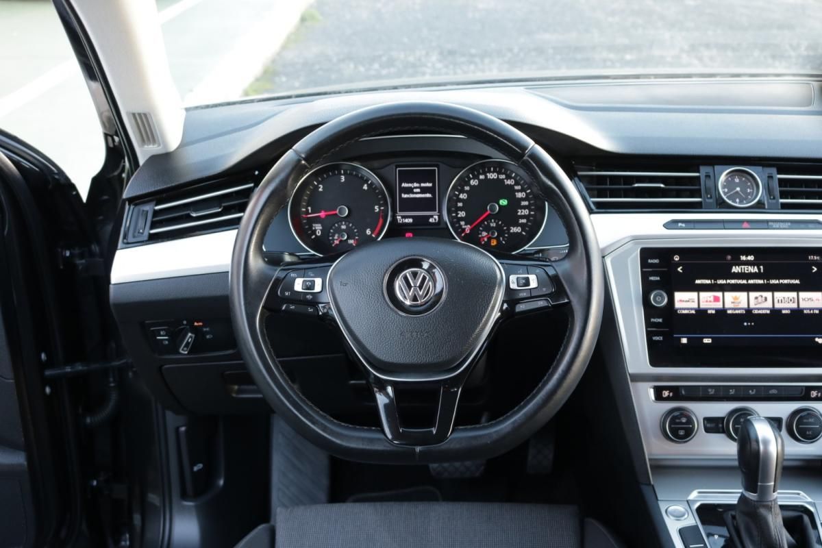 volkswagen-passat-variant-2019-diesel-2000cc