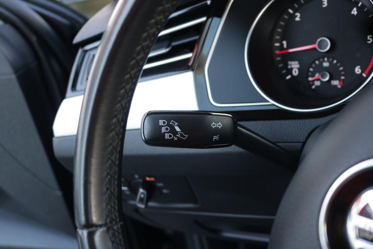 volkswagen-passat-variant-2019-diesel-2000cc