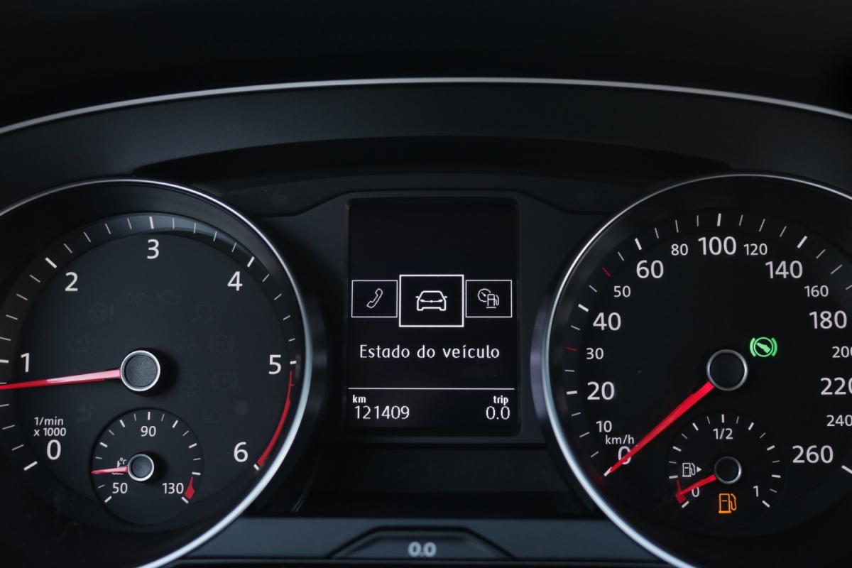 volkswagen-passat-variant-2019-diesel-2000cc