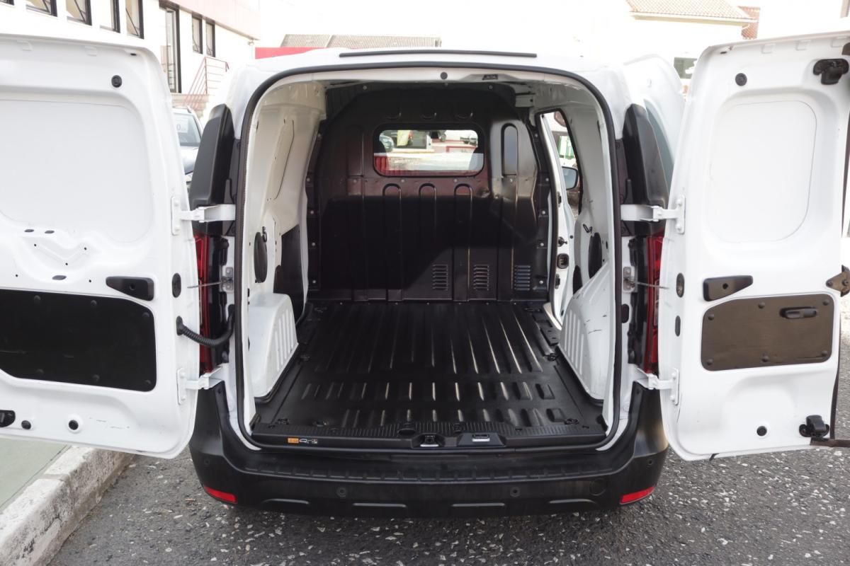 renault-kangoo-2022-diesel-1500cc