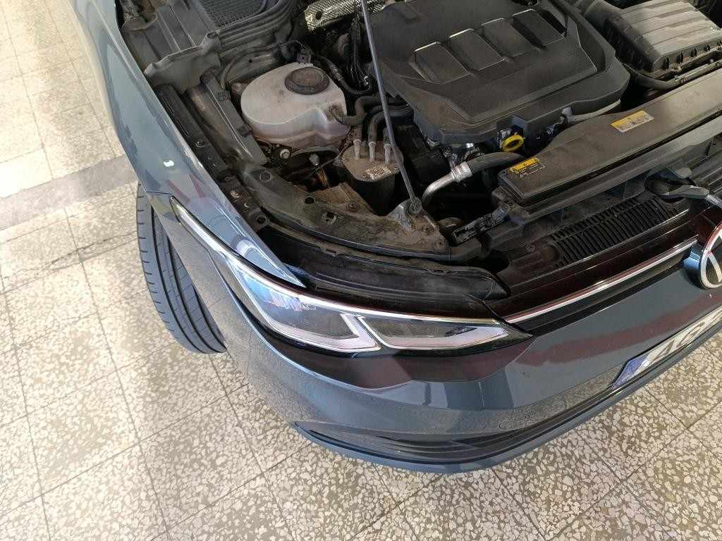 volkswagen-golf-2021-diesel-2000cc