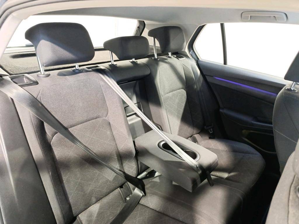 volkswagen-golf-2021-diesel-2000cc
