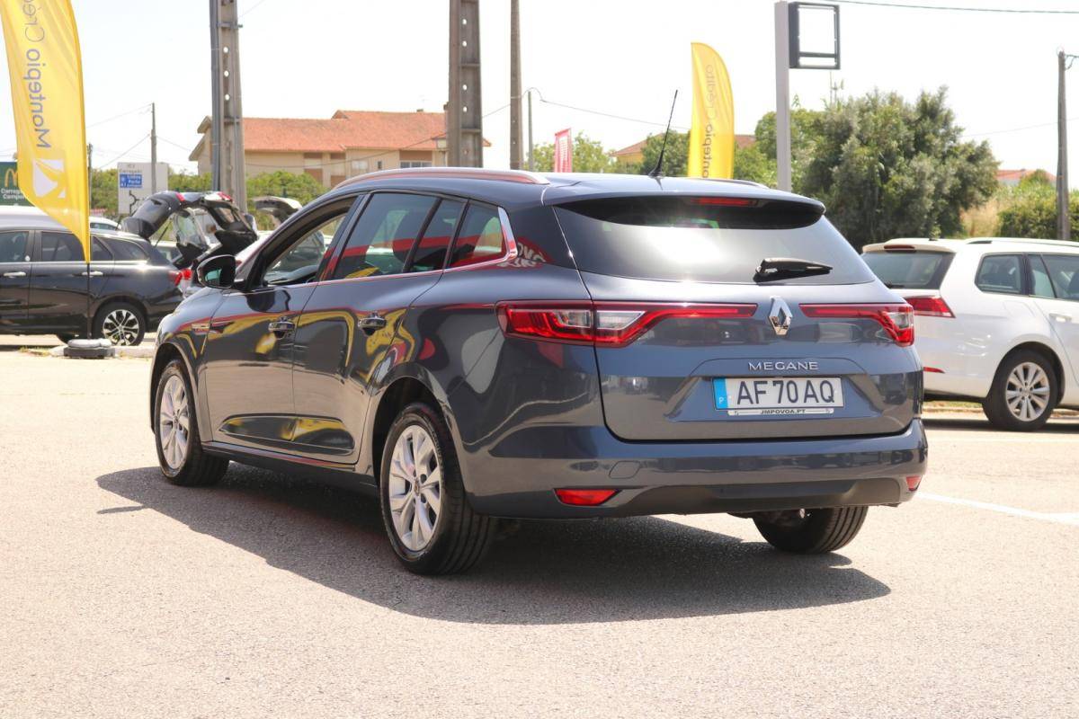 renault-megane-sport-tourer-2021-diesel-1500cc