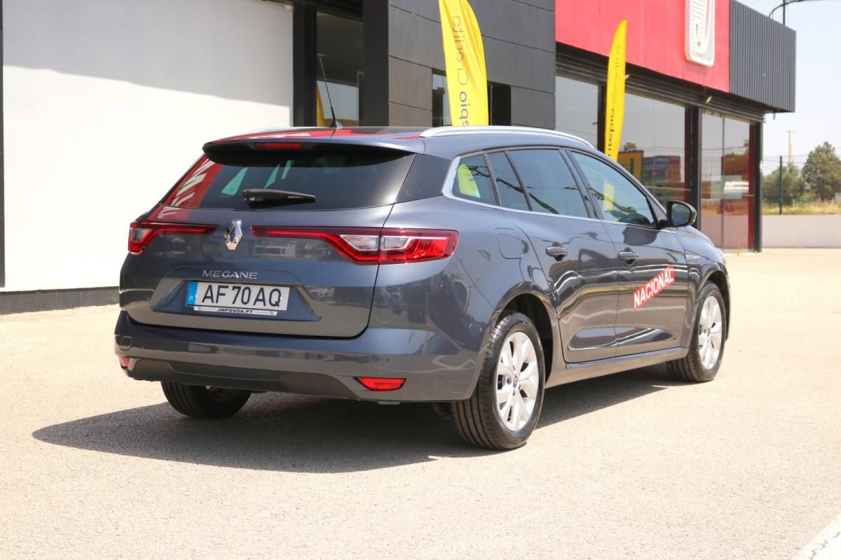 renault-megane-sport-tourer-2021-diesel-1500cc