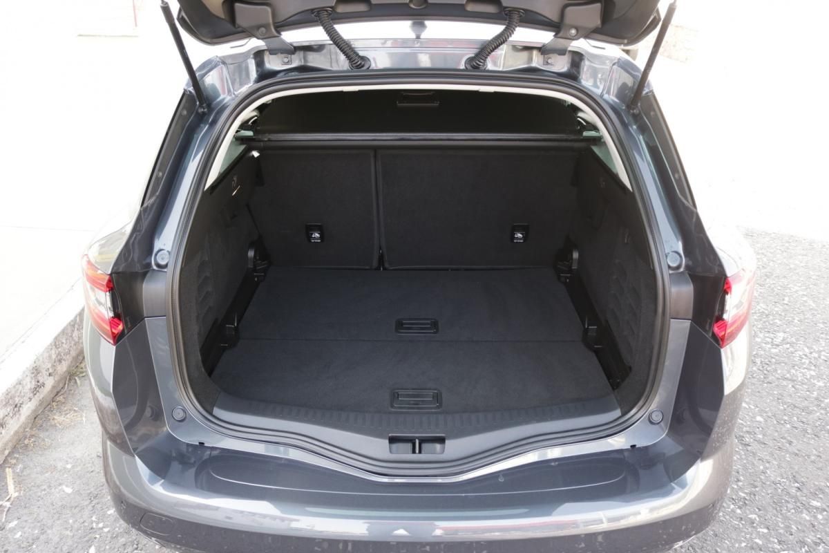 renault-megane-sport-tourer-2021-diesel-1500cc