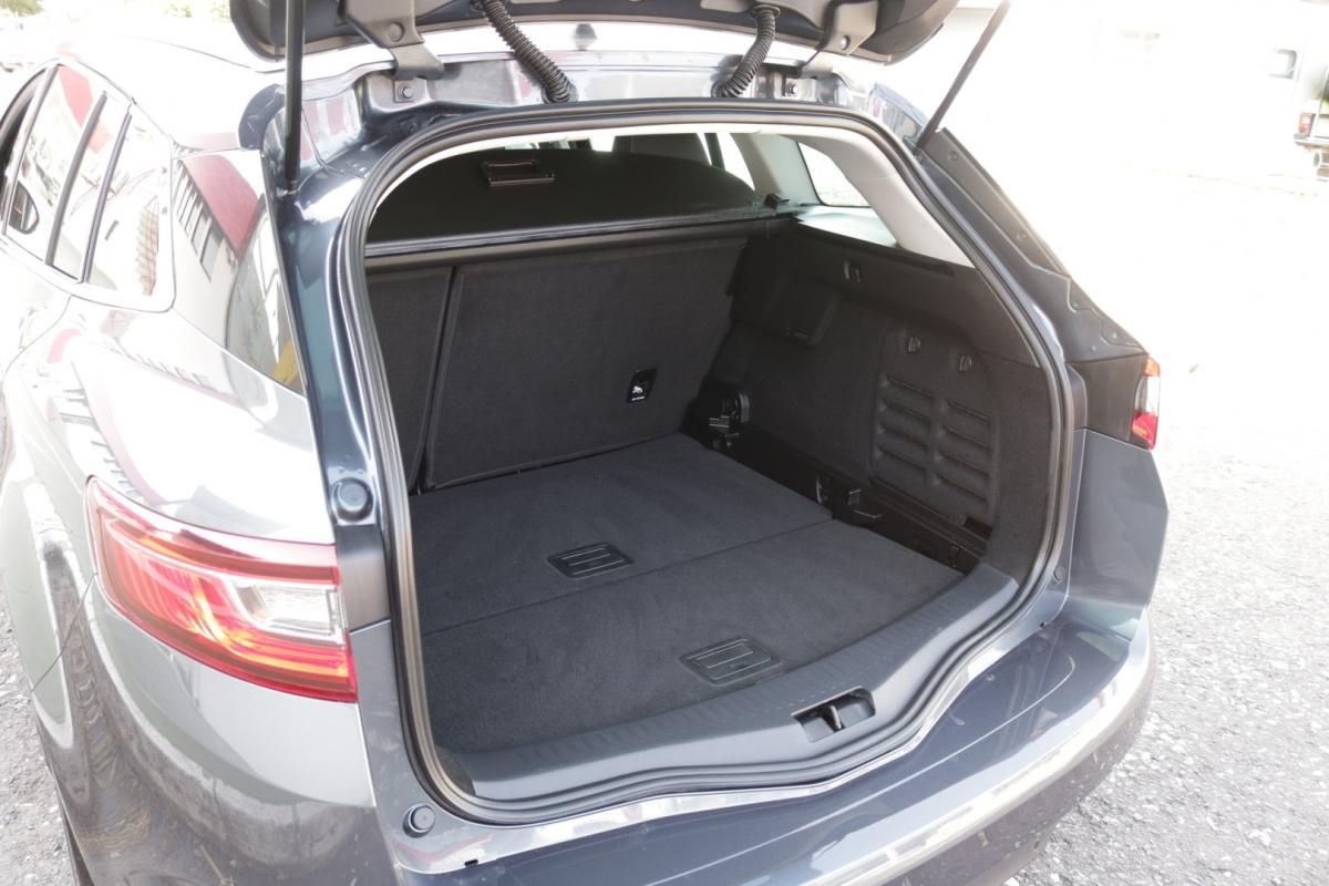 renault-megane-sport-tourer-2021-diesel-1500cc