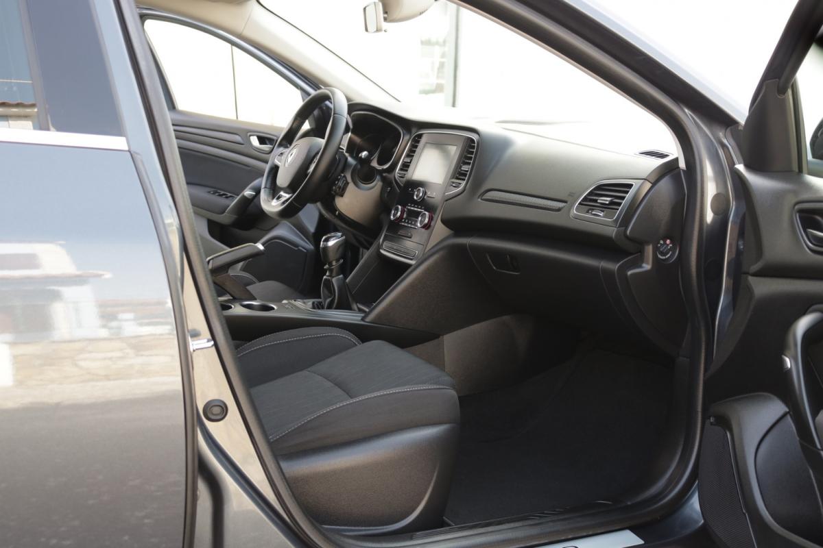 renault-megane-sport-tourer-2021-diesel-1500cc