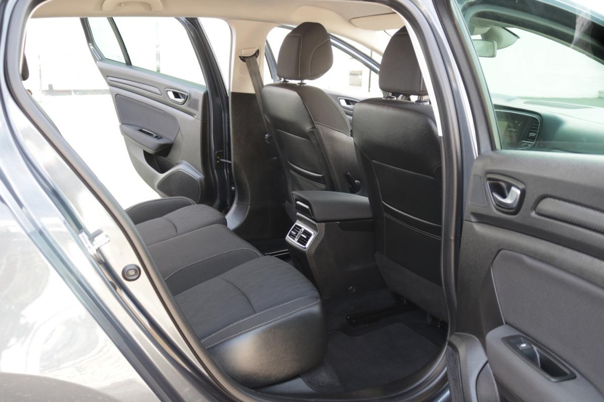 renault-megane-sport-tourer-2021-diesel-1500cc