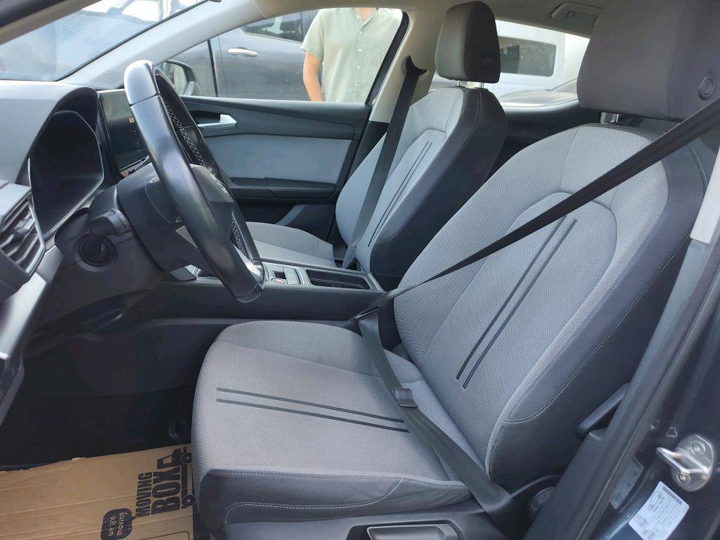 seat-leon-2022-diesel-2000cc