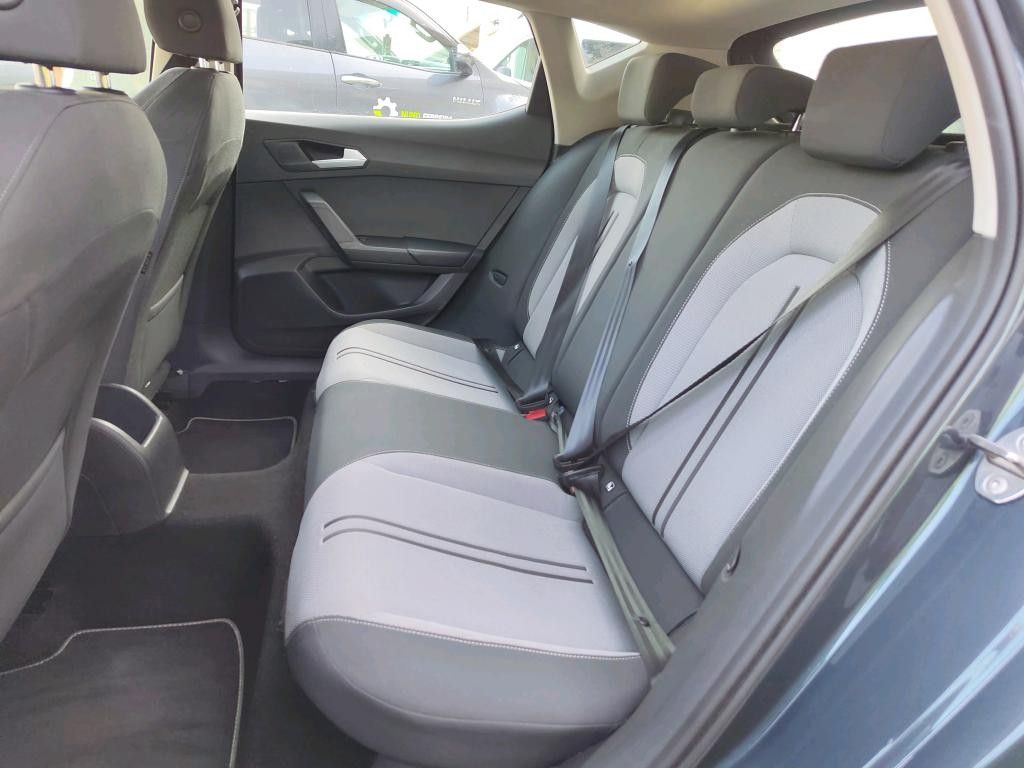 seat-leon-2022-diesel-2000cc