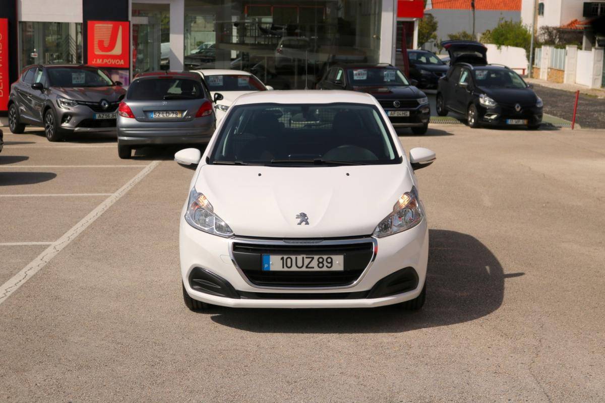 peugeot-208-2018-diesel-1600cc