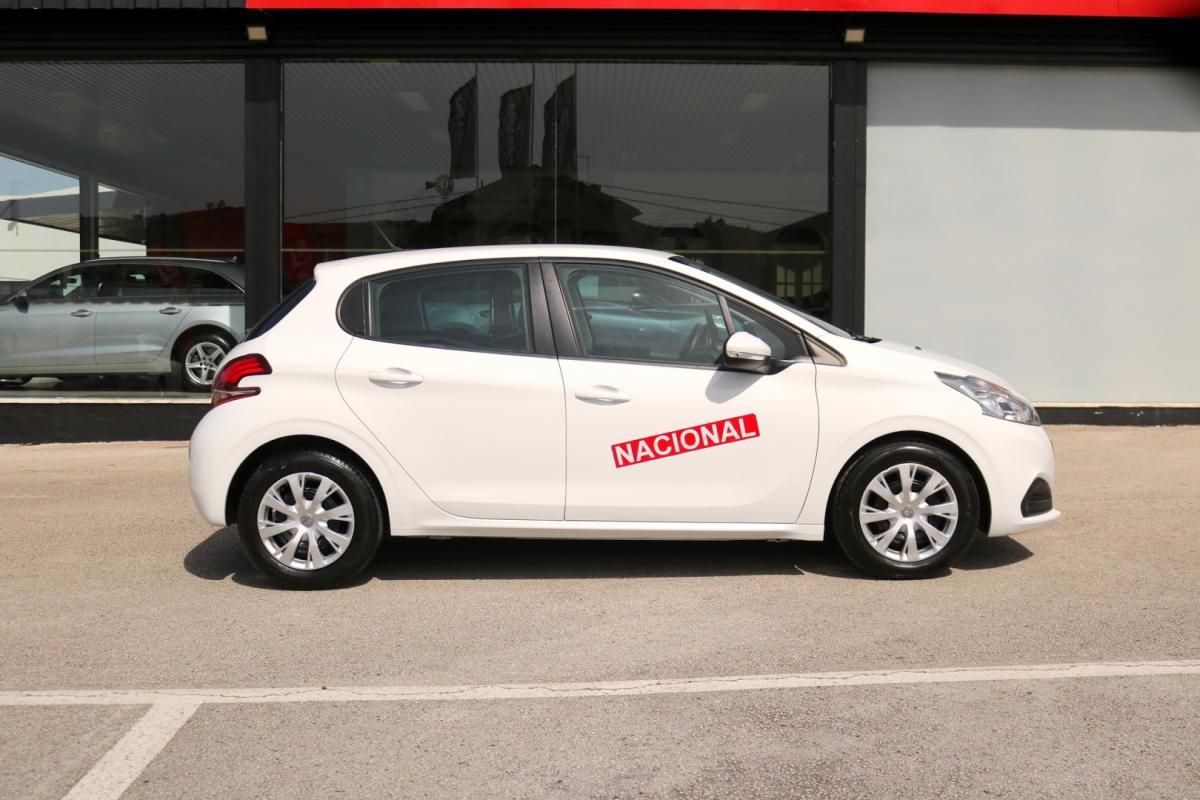 peugeot-208-2018-diesel-1600cc
