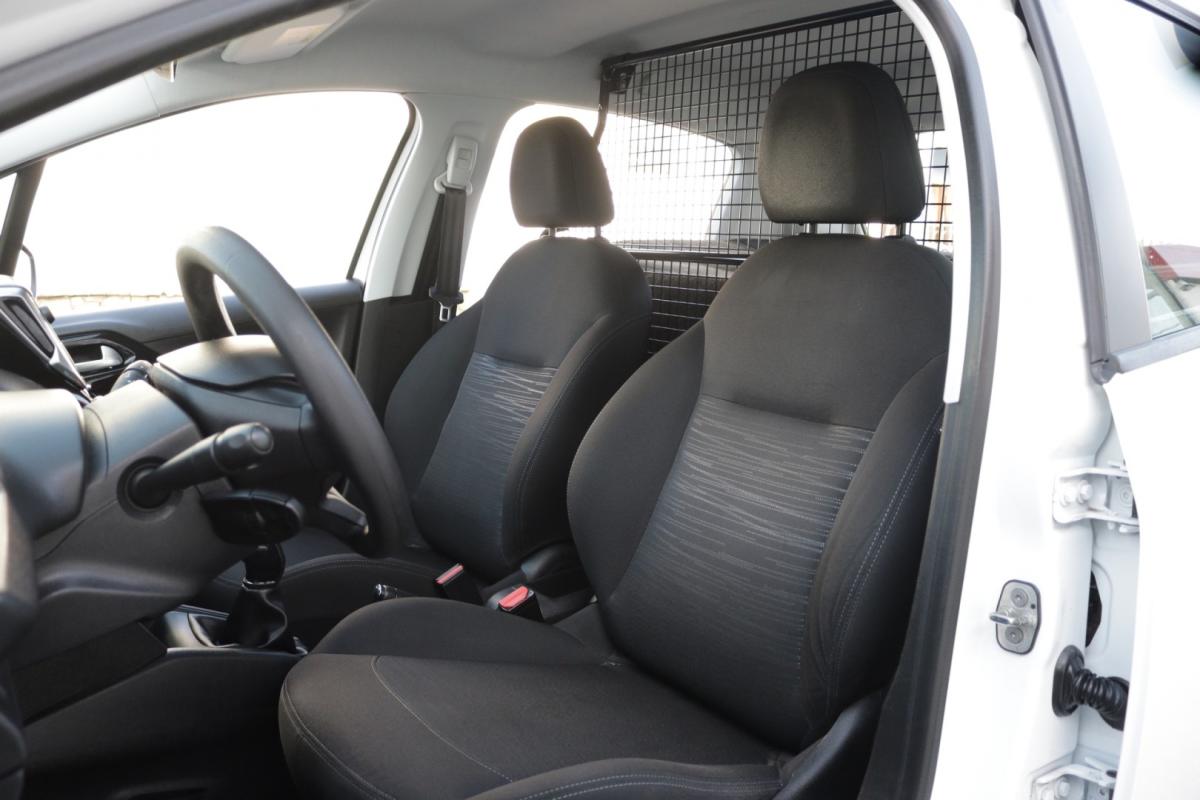 peugeot-208-2018-diesel-1600cc