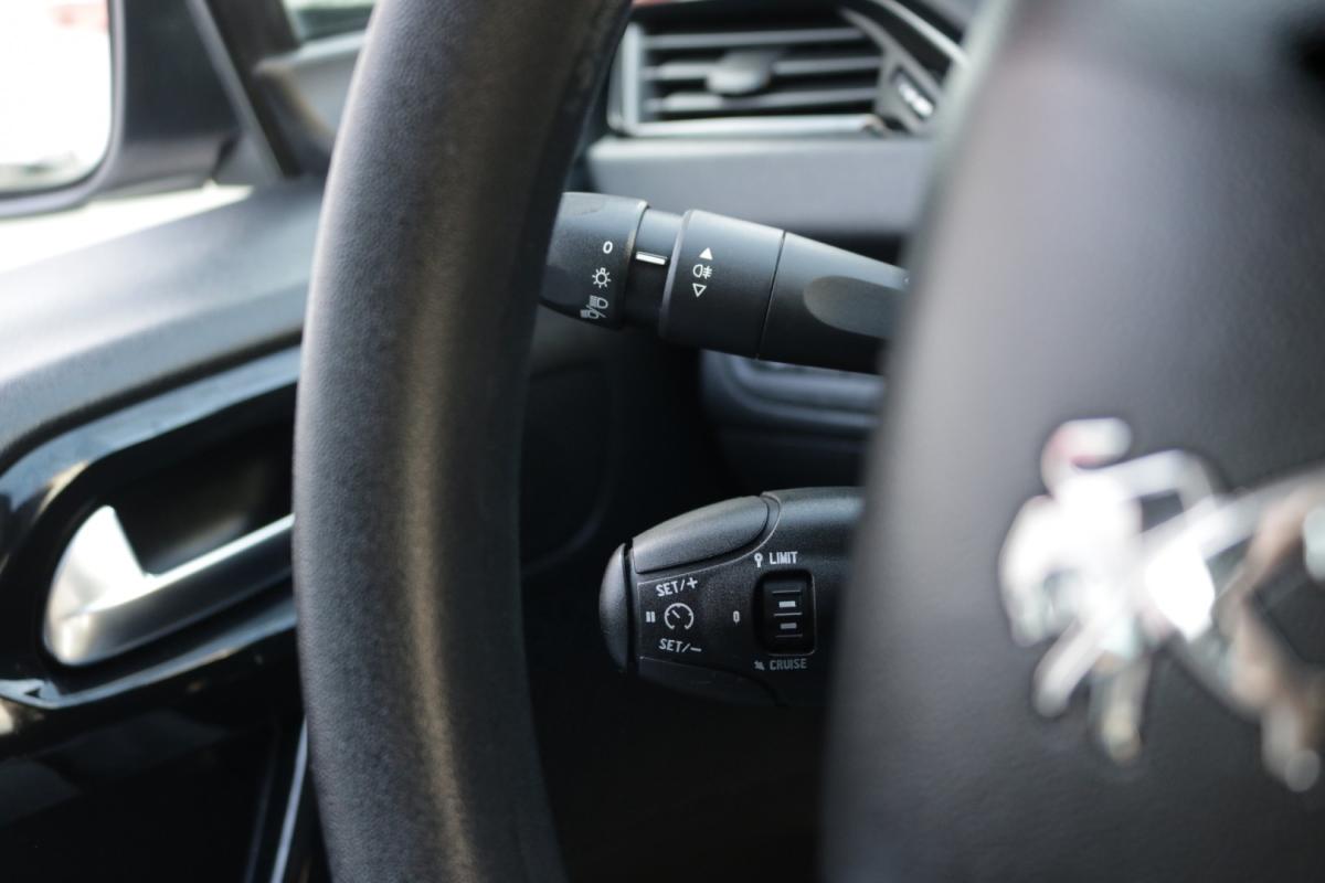 peugeot-208-2018-diesel-1600cc
